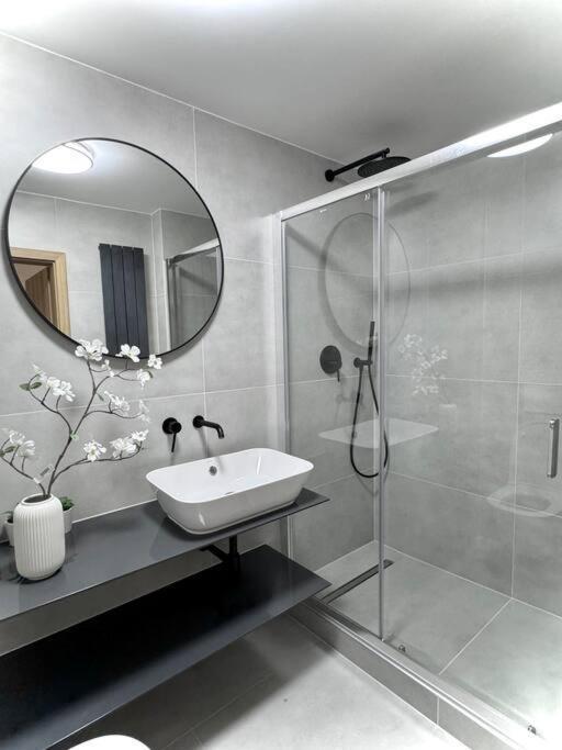 Apartmán New Modern Large In New Town 3bdr Praha